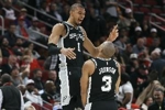 力挺队友!凯尔登·约翰逊赛后采访:维克托·文班亚马!MVP!