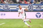 硬！蓉城去年客战申花绝平对手，今年补时两球上演绝杀