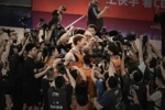 右侧腹内斜肌部分撕裂！王哲林：不论过程有多艰难 各位都别放弃